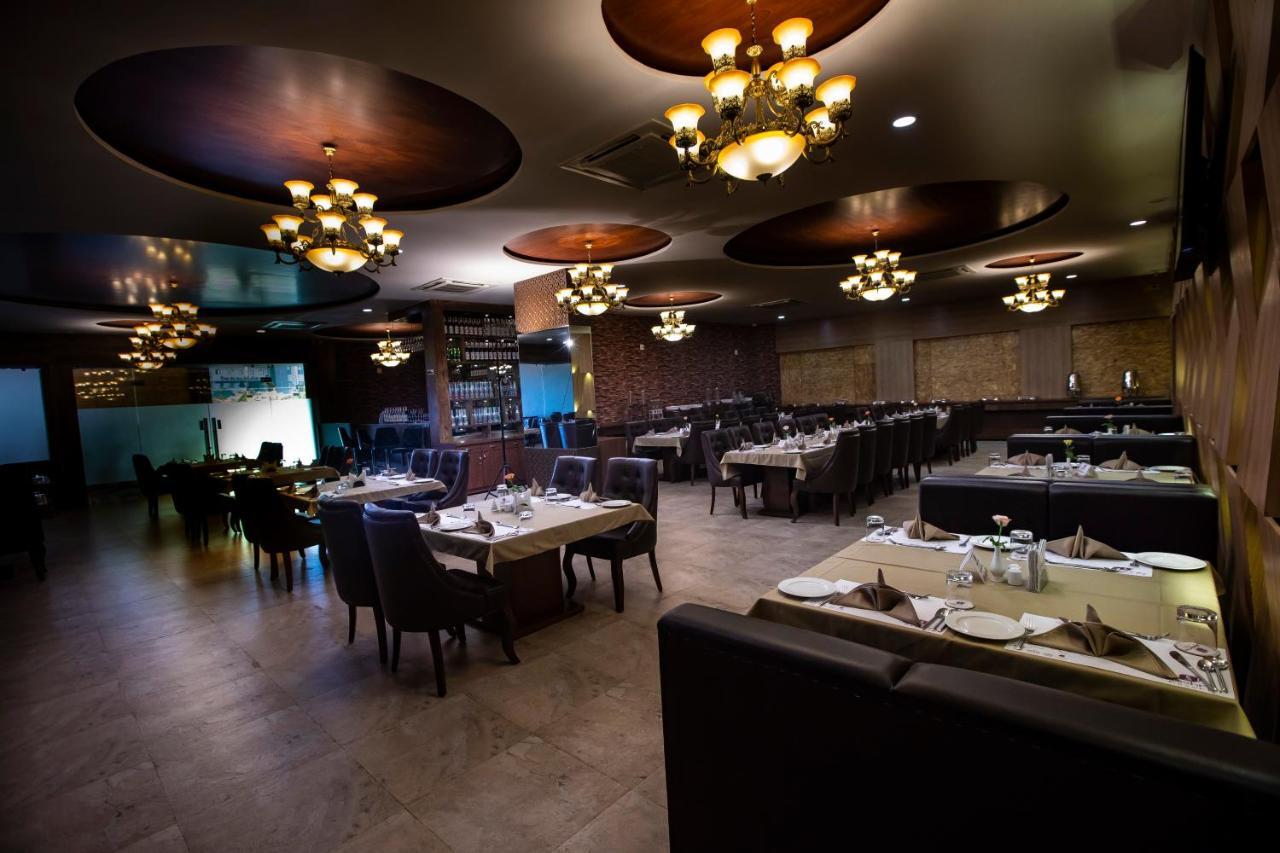 Jalashray Resort Nadiād Eksteriør billede